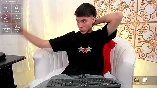 Snapshot of LittleDanny_ chatting on March 2026 04:44:02 PM LittleDanny online show from March 2026 04:44:02 PM