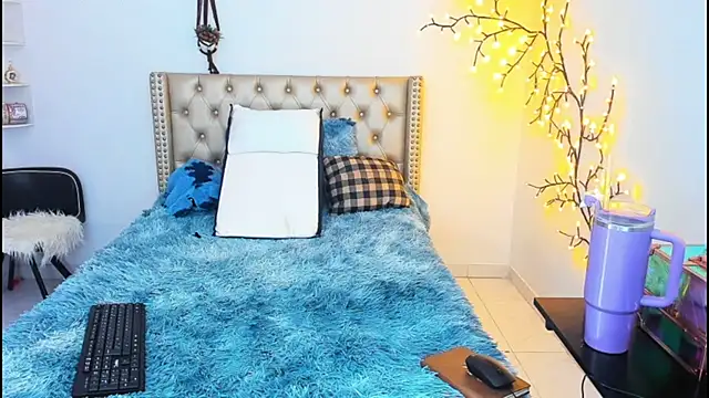 LenaStylesOA online show from September 2025 12:51:01 PM