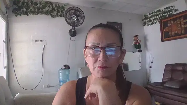 MiaVega online show from October 2025 03:25:01 PM