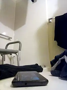 jizzyglizzy92 online show from February 2026 01:23:02 PM