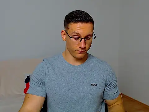 ZeinMiracles online show from September 2025 07:03:02 PM