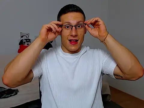 ZeinMiracles online show from September 2025 09:37:02 PM