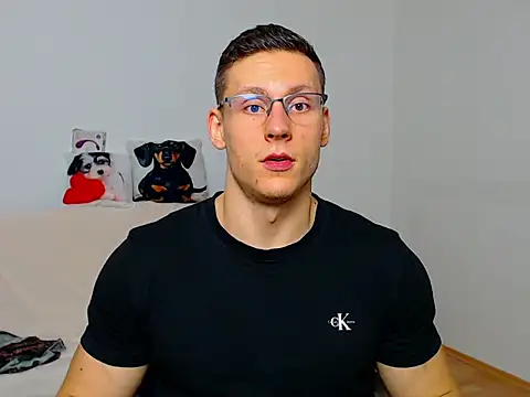 ZeinMiracles online show from September 2025 05:47:02 PM