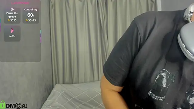 Snapshot of Lea_shadom chatting on September 2025 12:33:02 AM Lea shadom online show from September 2025 12:33:02 AM