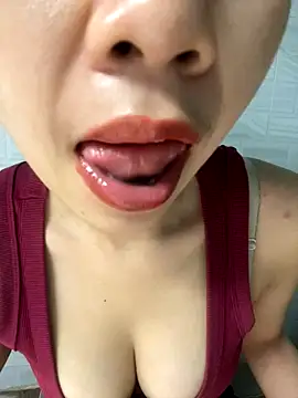 Snapshot of Yumii_09 chatting on October 2025 09:13:02 PM Yumii 09 online show from October 2025 09:13:02 PM