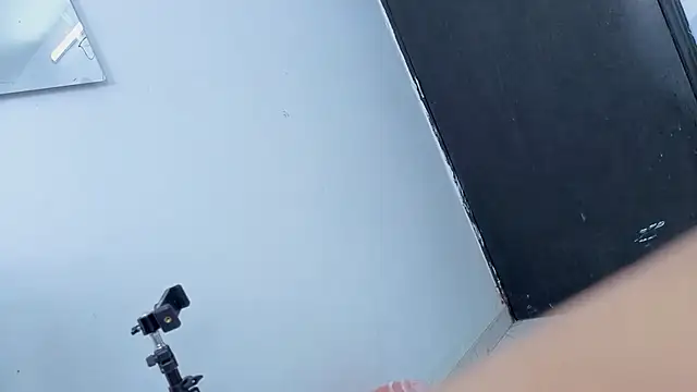 Hannawalker online show from September 2025 01:57:02 PM