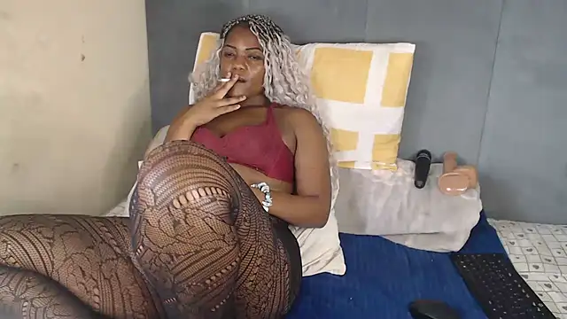 Snapshot of Tyllorsavage chatting on November 2025 10:47:01 AM Tyllorsavage online show from November 2025 10:47:01 AM