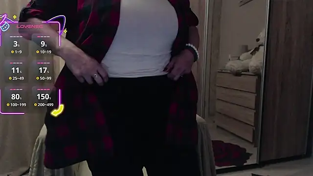 Angela kiska online show from September 2025 05:45:02 PM