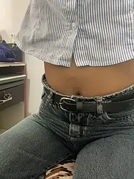 LOVE4GIRL online show from April 2026 11:13:02 AM