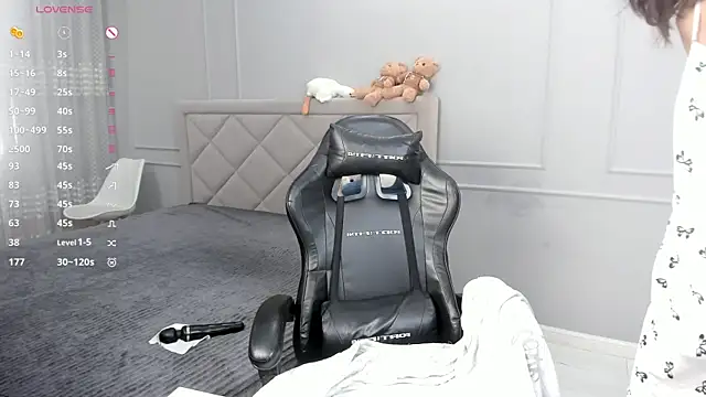 Yunleah online show from September 2025 01:29:01 AM