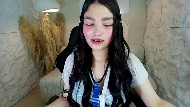 Snapshot of luna__r chatting on October 2025 07:56:01 PM luna r online show from October 2025 07:56:01 PM