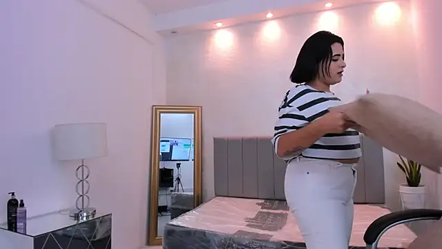 kendall roous online show from September 2025 07:26:02 PM