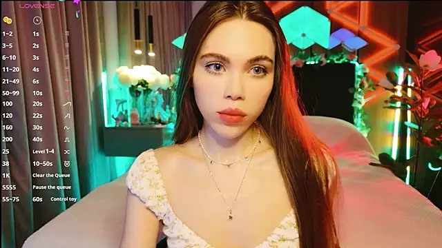 MimiFors online show from October 2025 03:18:01 PM