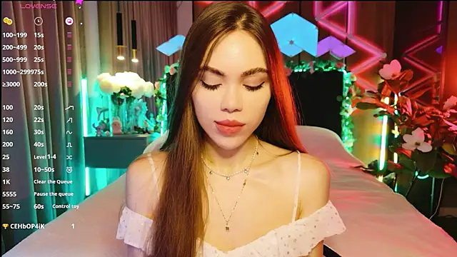 MimiFors online show from October 2025 03:54:01 PM