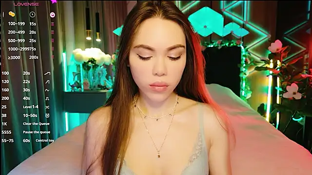 MimiFors online show from October 2025 04:38:02 PM