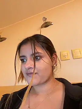 Ari dreamss online show from September 2025 06:18:02 PM