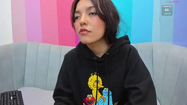 Elliecute online show from September 2025 02:20:01 PM