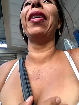 maleja23 online show from November 2025 10:34:01 PM