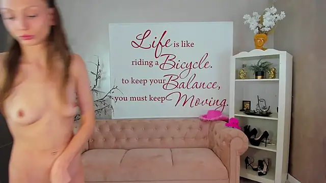 ReynaTheVixen online show from September 2025 04:34:01 PM