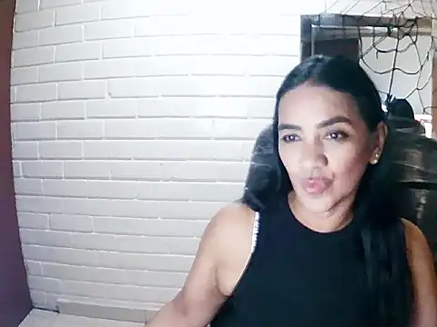 MiiaVelasquez online show from October 2025 04:13:01 AM