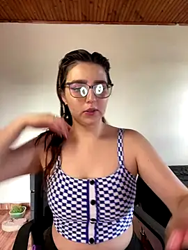 CoraVibes online show from September 2025 07:52:02 PM