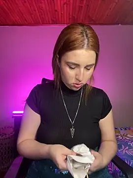 CoraVibes online show from November 2025 11:42:02 AM