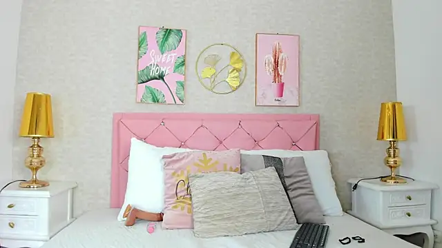 Snapshot of Zahara__18 chatting on September 2025 03:43:02 AM Zahara 18 online show from September 2025 03:43:02 AM