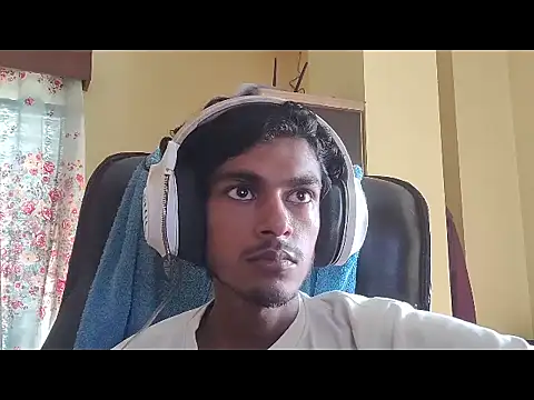 Snapshot of thecatfish chatting on September 2025 06:52:02 AM thecatfish online show from September 2025 06:52:02 AM