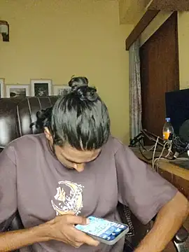 Snapshot of thecatfish chatting on October 2025 07:21:02 AM thecatfish online show from October 2025 07:21:02 AM