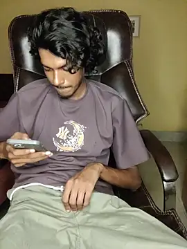 Snapshot of thecatfish chatting on October 2025 04:08:02 PM thecatfish online show from October 2025 04:08:02 PM