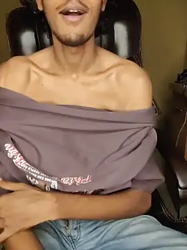 Snapshot of thecatfish chatting on November 2025 11:26:01 PM thecatfish online show from November 2025 11:26:01 PM