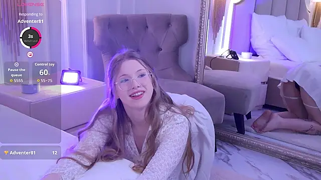 Snapshot of RemyLoon chatting on October 2025 09:29:01 AM RemyLoon online show from October 2025 09:29:01 AM