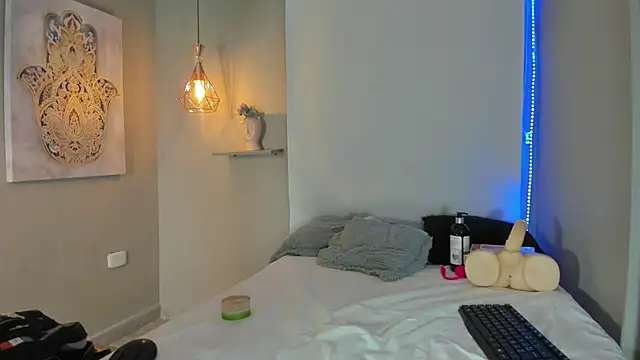Mia Duarte1 online show from June 2026 01:01:02 PM
