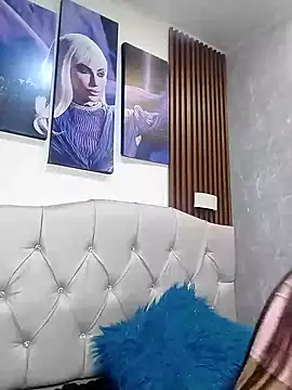 Sophi Thaylorr online show from October 2025 01:42:02 PM