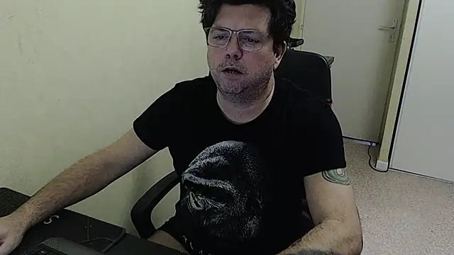 blueandwhite1 online show from January 2026 04:32:01 PM