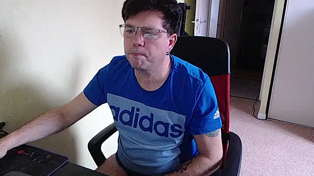 blueandwhite1 online show from February 2026 04:02:01 PM