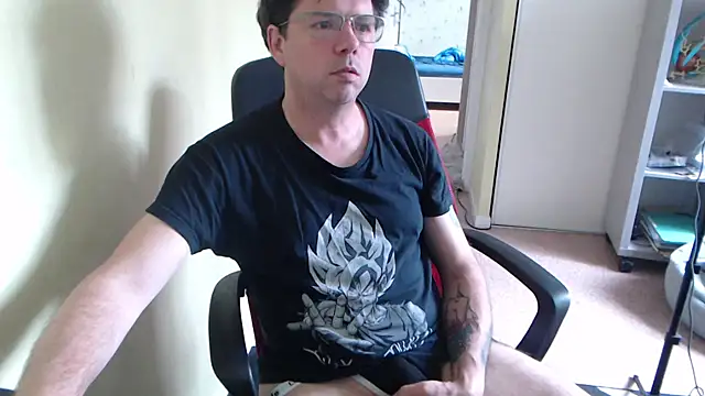 blueandwhite1 online show from April 2026 02:22:02 PM