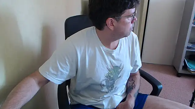 blueandwhite1 online show from June 2026 07:00:01 AM
