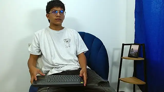 lian wood online show from September 2025 01:22:01 PM