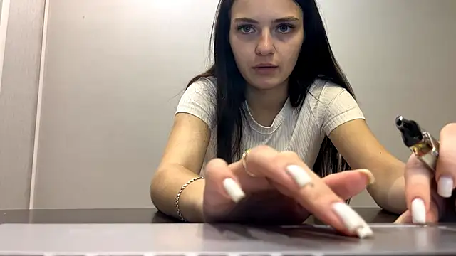 TianaWidell online show from October 2025 02:26:02 PM