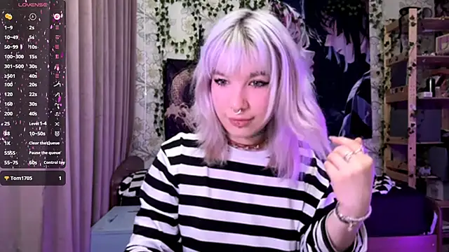 Snapshot of PropashchA chatting on October 2025 07:13:01 PM PropashchA online show from October 2025 07:13:01 PM