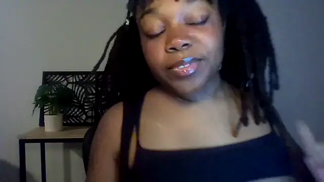 Snapshot of princess_chocolate chatting on September 2025 03:03:01 PM princess chocolate online show from September 2025 03:03:01 PM
