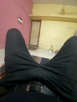 choot paglu online show from October 2025 01:43:02 PM