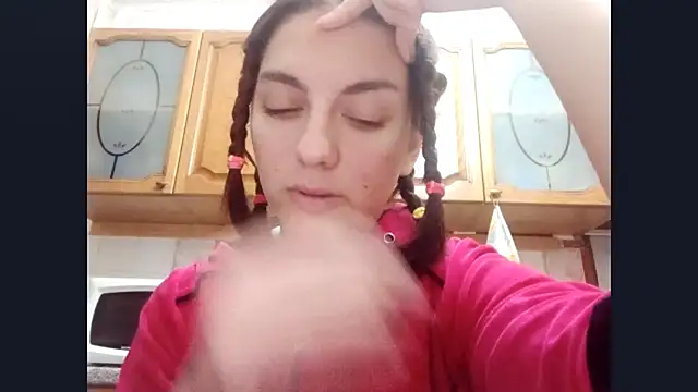 SinlessTaking online show from October 2025 04:18:01 PM