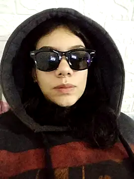 emmii cute online show from October 2025 05:23:02 PM