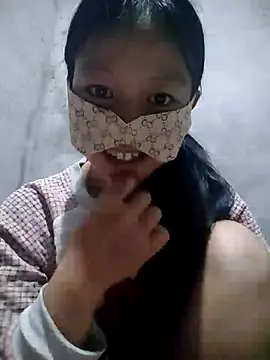 Lilyy-y online show from November 2025 09:28:01 PM