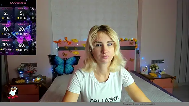 Snapshot of MeryMidnight chatting on October 2025 05:48:01 AM MeryMidnight online show from October 2025 05:48:01 AM