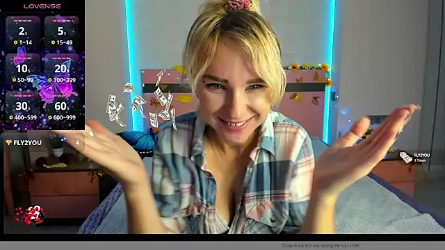 Snapshot of MeryMidnight chatting on October 2025 06:00:01 AM MeryMidnight online show from October 2025 06:00:01 AM