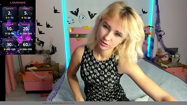 Snapshot of MeryMidnight chatting on October 2025 05:41:02 AM MeryMidnight online show from October 2025 05:41:02 AM