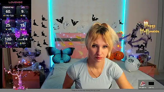 Snapshot of MeryMidnight chatting on October 2025 06:37:01 AM MeryMidnight online show from October 2025 06:37:01 AM